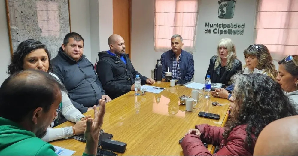 La propuesta inicial fue mejorada ofreciendo un incremento del 4,00%. Foto: ATE Cipolletti.