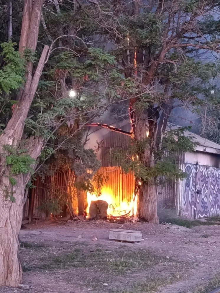 No hubo heridos, solo daños materiales. Foto: Miguel Parra.