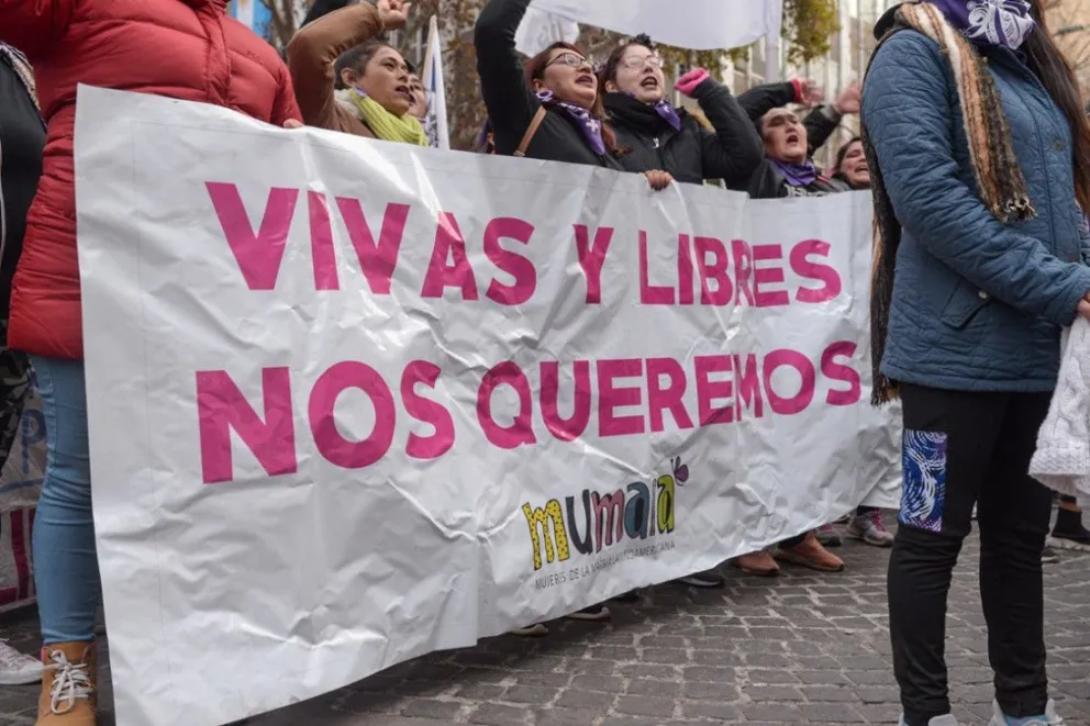 Las organizaciones piden que se restituyan los programas de atención y acompañamiento a las mujeres. 