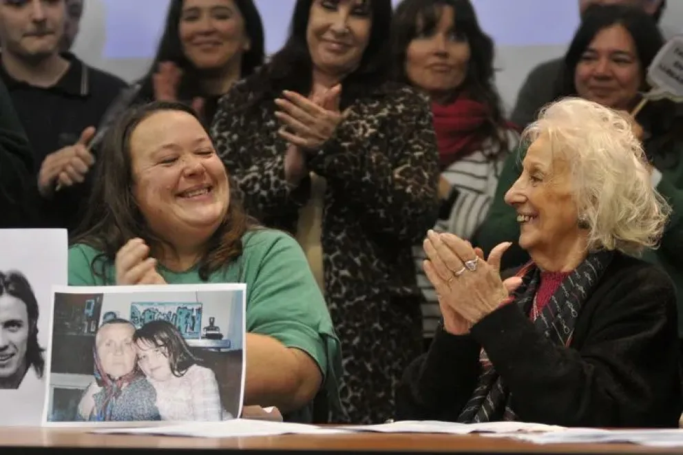 Adriana Metz Romero, hermana del último nieto restituido junto a Estela de Carlotto. Foto gentileza