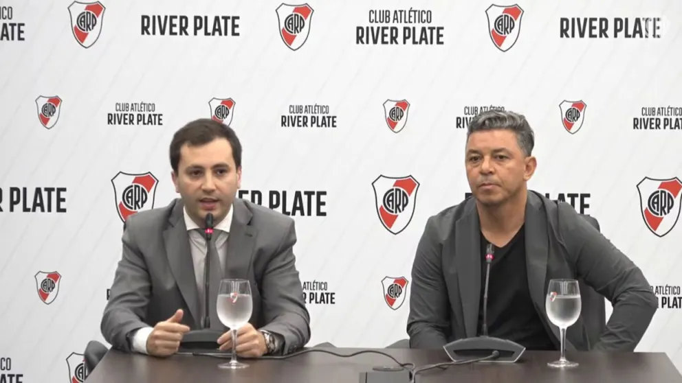 Stefano Di Carlo y Marcelo Gallardo en la conferencia de prensa. 