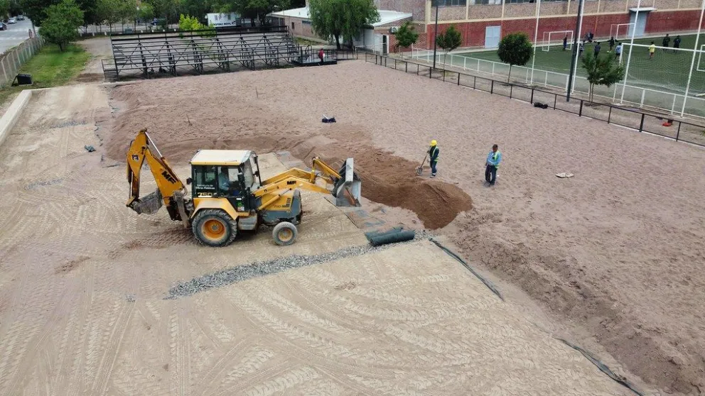 La pista de atletismo: un sueño que está un poco más cerca de ser una realidad. Foto: Prensa Municipal.