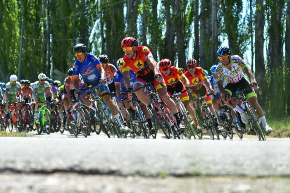 Más de 200 competidores y 26 equipos animarán una Vuelta al Valle que promete una intensa disputa por los primeros puestos. Foto: Archivo.