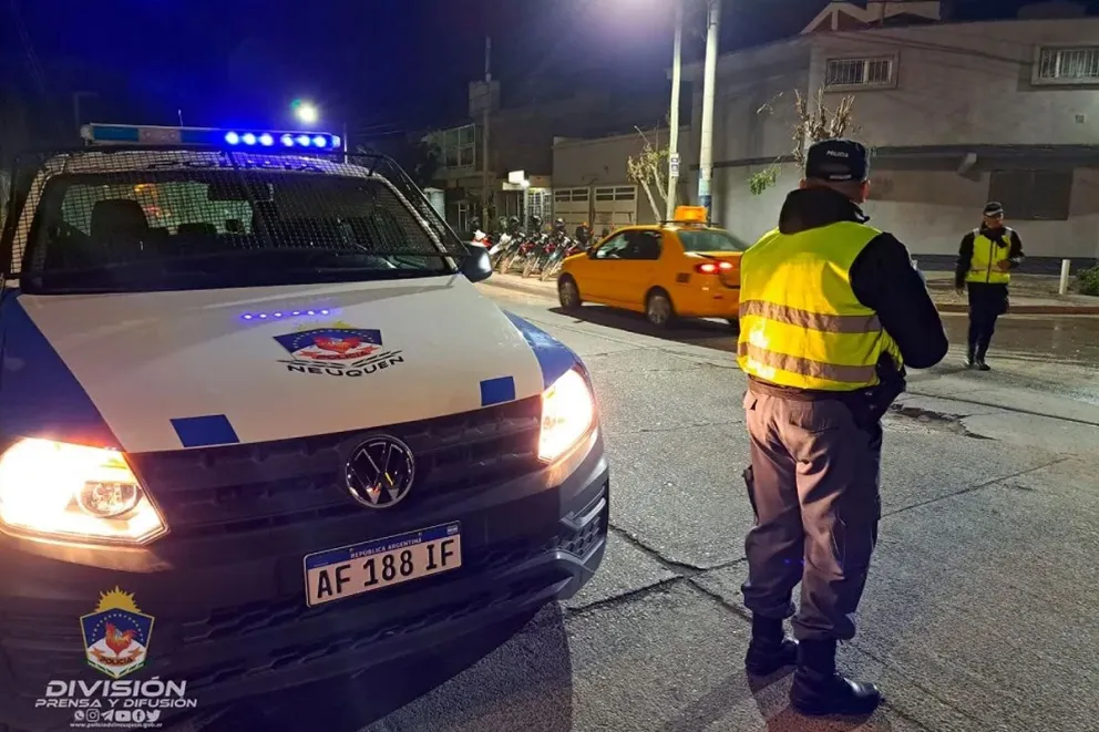 La policía tuvo que intervenir para calmar los ánimos a la salida de un local bailable: en el enfrentamiento, un joven resultó con múltiples fracturas de cráneo.