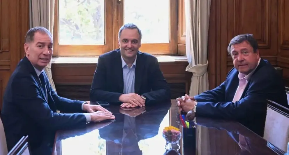 El mandatario provincial calificó como "de valor" el primer encuentro formal.