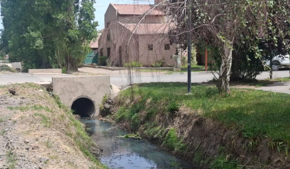 Este miércoles se presentarán proyectos para entubar canales a cielo abierto en Velez Sársfield, Paso de los Libres y el sector de Anai Mapu. Foto Cipo360