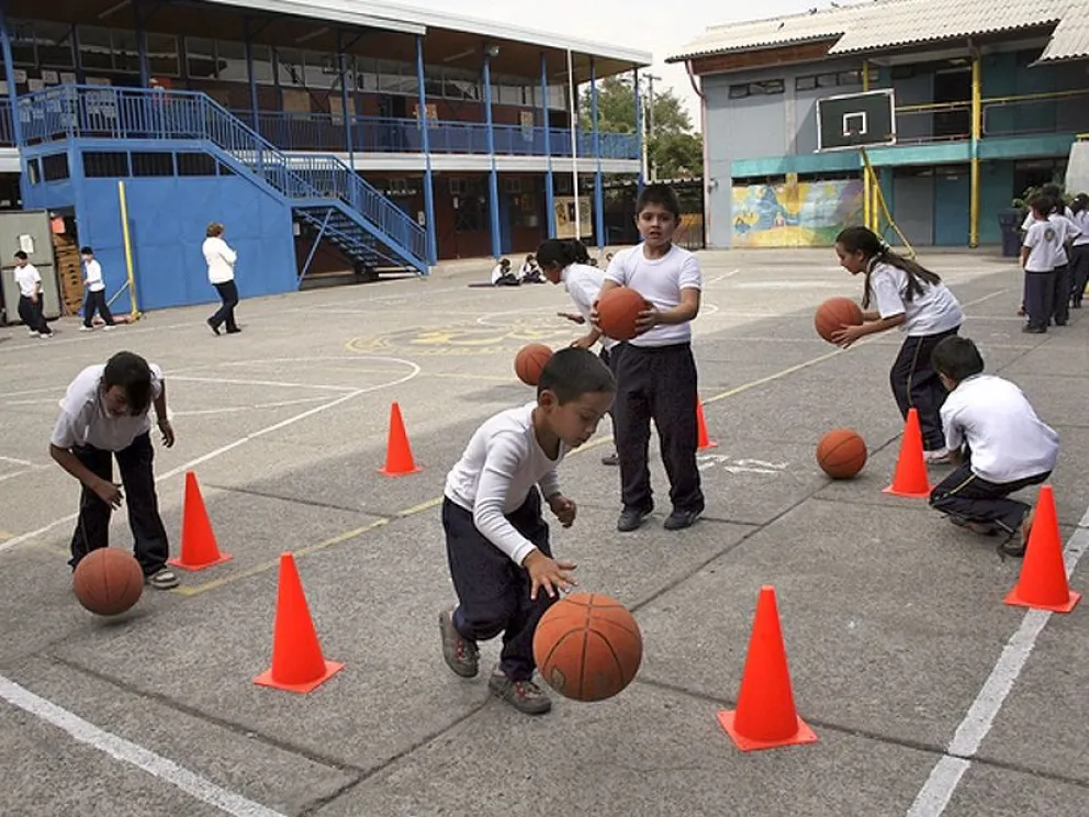 El accidente se produjo durante una clase de educación física con los chicos de cuarto grado. Foto: archivo, ilustrativa.