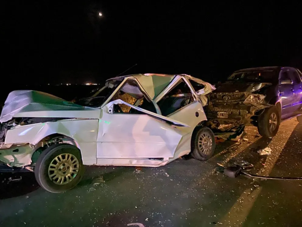 Los cuatro jóvenes heridos viajaban en el Fiat Uno. Dos fueron trasladados de urgencia al Hospital Castro Rendón. Foto: Centenario Digital.