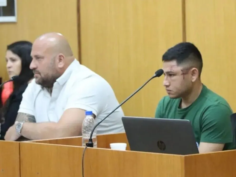 Axel Araneda durante una audiencia en los tribunales de Roca. La jueza rechazó el pedido de prisión domiciliaria y de tobillera electrónica. Foto: Tania Domenicucci ANR