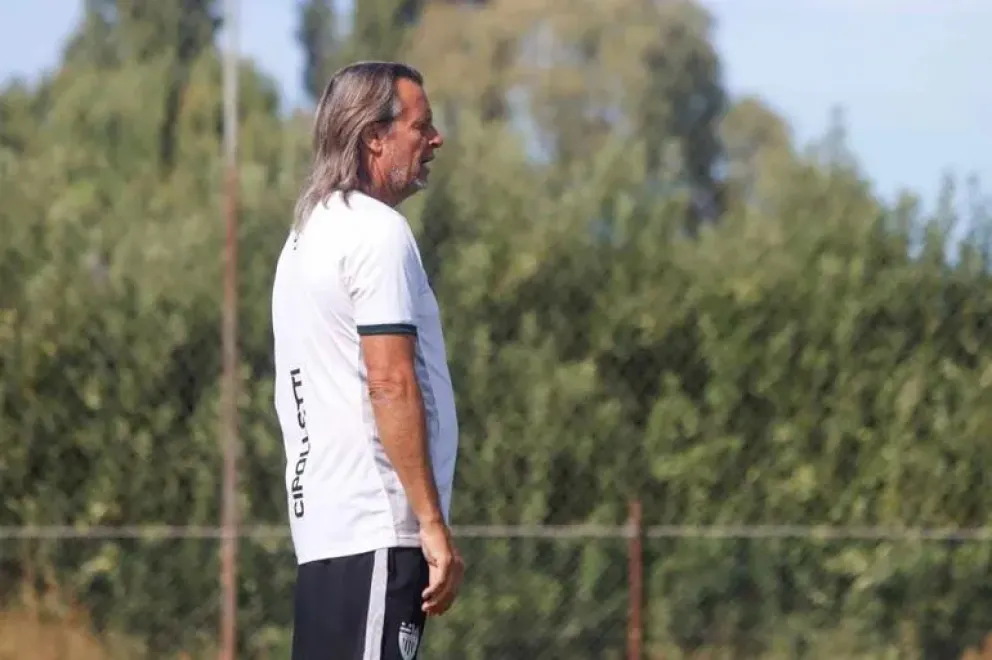 El DT ya comenzó a diseñar la actividad para la próxima temporada. Foto: archivo.