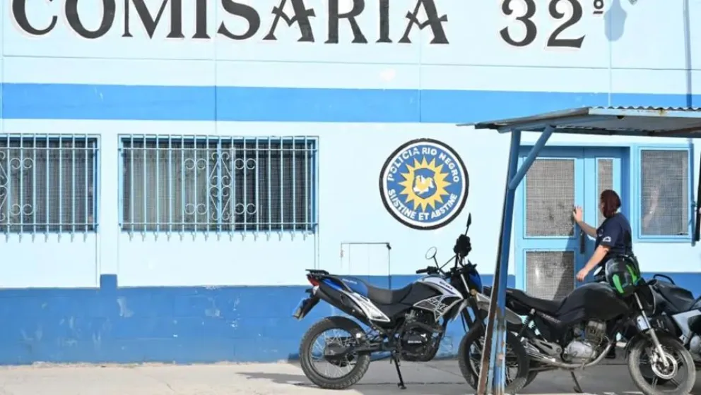 Le pegó una trompada al intruso delante de la policía: terminó "invitado" a conocer la comisaría 32. Foto: archivo.