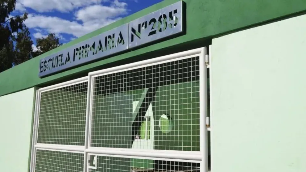 En la Escuela Primaria 285 y Jardín anexo de Cipolletti se realizarán refacciones generales. Foto gentileza