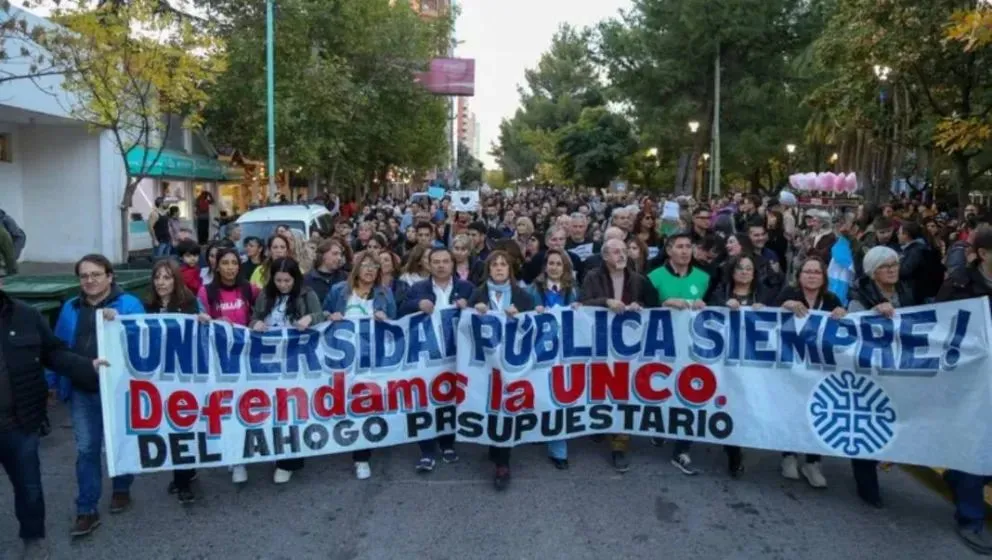 Marcha en defensa de la universidad pública, tras el rechazo al veto presidencial a la Ley de financiamiento universitario. Créditos: Gentileza