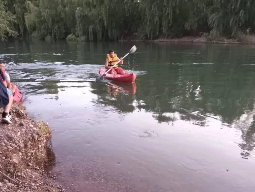 El cuerpo fue encontrado esta tarde, defensa Civil indicó que es una zona donde no está permitido bañarse.  Foto: El diario de Allen