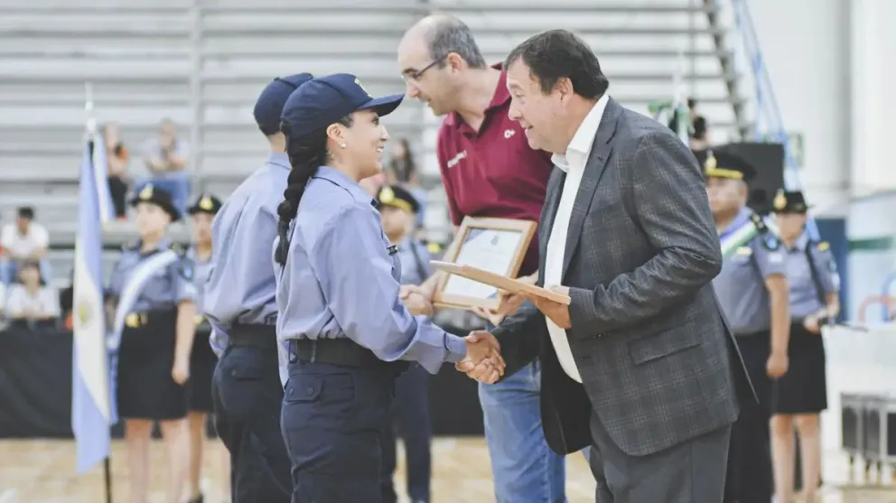 “Policías comprometidos con cada calle y cada momento que atraviesa la comunidad”. Foto: gentileza Provincia de Rio Negro