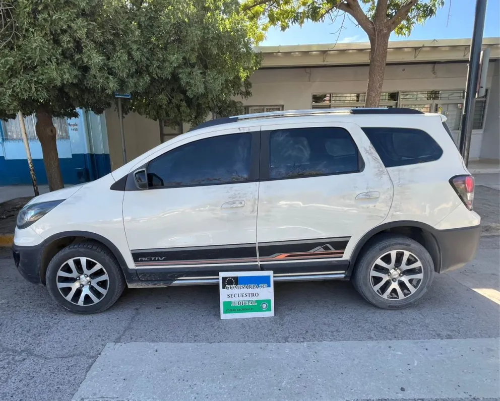 El Chevrolet Spin había sido robado en el barrio San Lorenzo, de Neuquén, el viernes pasado. Foto: Policía Río Negro.