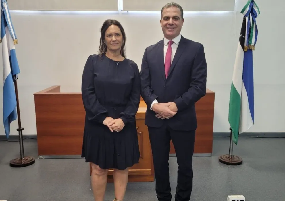 Apcarián puso en funciones a la nueva jueza de la Cámara Civil, Soledad Peruzzi. Foto: Prensa STJ.