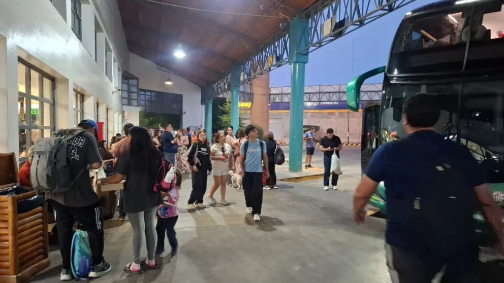 El paro aéreo también impulsó los viajes en micro. Foto Cipo360