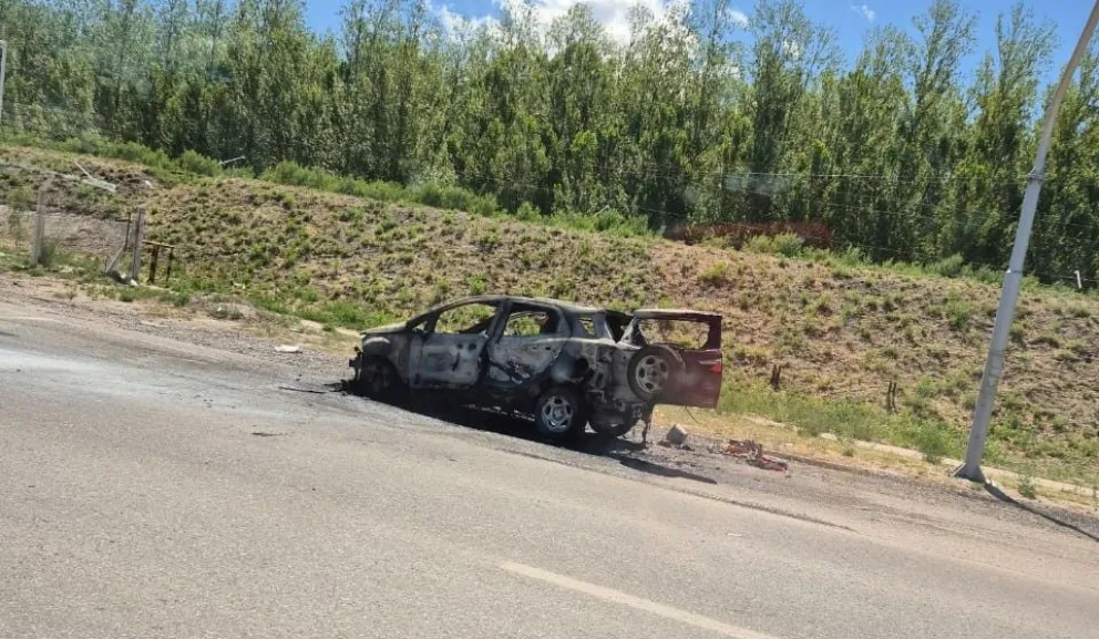 Bomberos arribaron al lugar minutos después. Foto gentileza