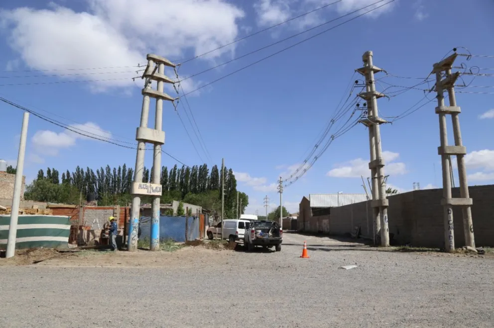 El programa de regularización busca modernizar las redes eléctricas en los asentamientos y generar mejores condiciones de seguridad. Foto: archivo.