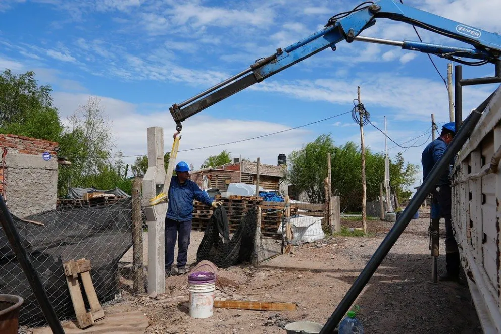 El plan de regularización eléctrica es afrontado por el gobierno municipal, el Estado provincial y Edersa. Foto: Prensa Municipalidad.