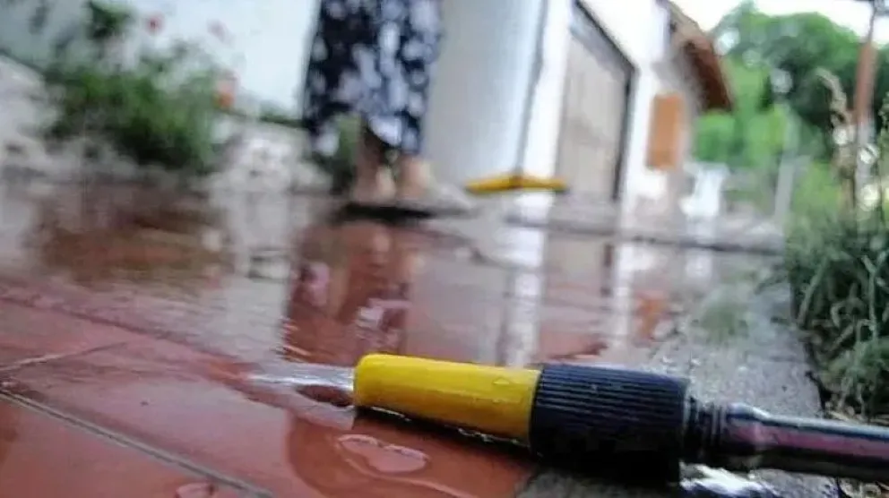 Desde Aguas Rionegrinas piden hacer un uso responsable del agua potable durante las jornadas de altas temperaturas, para asegurar que el servicio llegue de manera equitativa a todos los hogares.