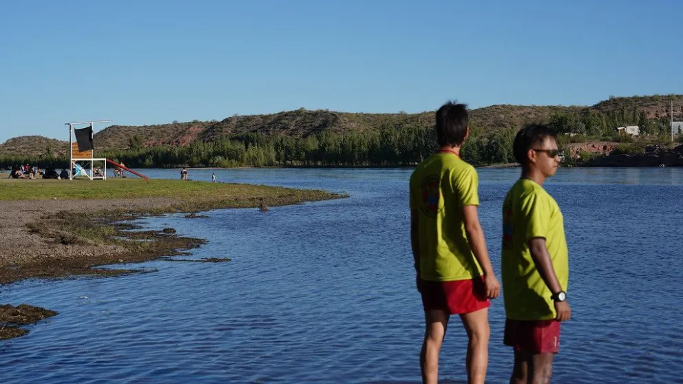 Uno de los principales atractivos es el Balneario de la Isla Jordán, que por segundo año consecutivo vuelve a estar habilitado. Foto Prensa Municipalidad de Cipolletti