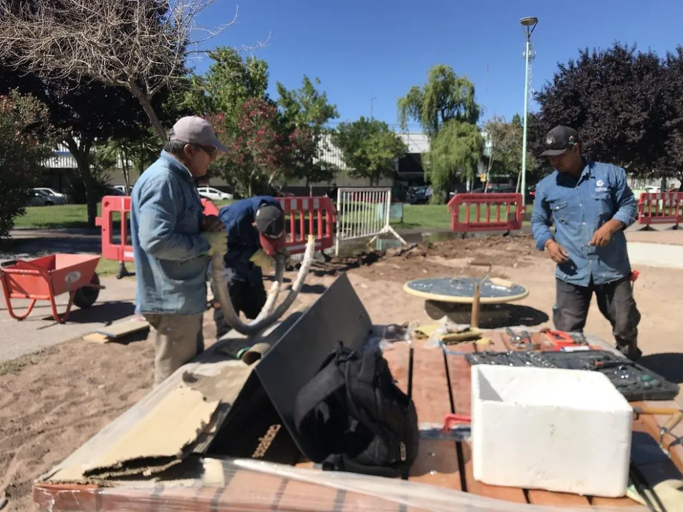 Los nuevos juegos que se colocarán en el Paseo de la Familia ofrecen más seguridad para los chicos. Foto: Prensa Municipalidad.
