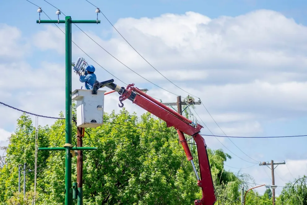 La guardia de Edersa logró restablecer el servicio en forma total después de las 21.30 de anoche. Foto: gentileza Edersa.