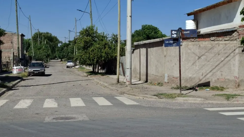 El crimen ocurrió esta madrugada y el adolescente quedó demorado. Foto Daniela Luján 