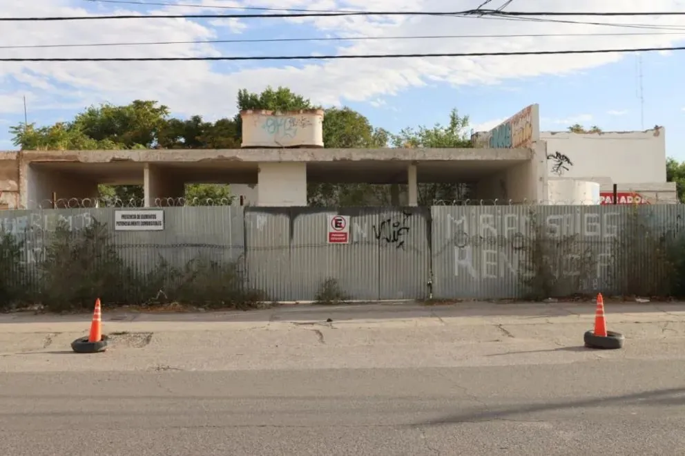 En la ciudad hay tres estaciones de servicio abandonadas. (Foto Tania Domenicucci)