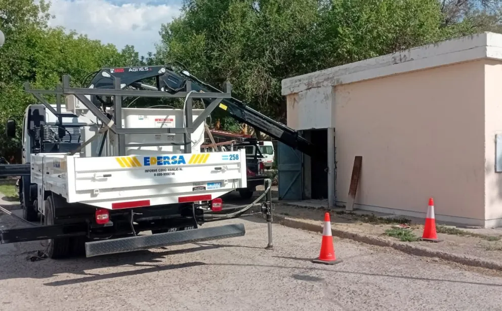 La falla se detectó en un alimentador ubicado sobre calle Fernández Oro. El servicio se fue recuperando por etapas y tres horas después se habían reconectado todos los sectores. Foto: archivo.