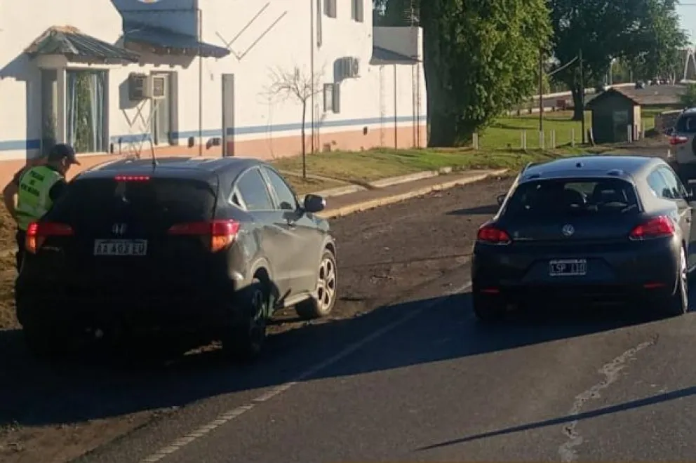 La policía realizó 888 controles y verificación de documentación en los puentes de acceso a la provincia en Cipolletti, Cinco Saltos y Barda del Medio.