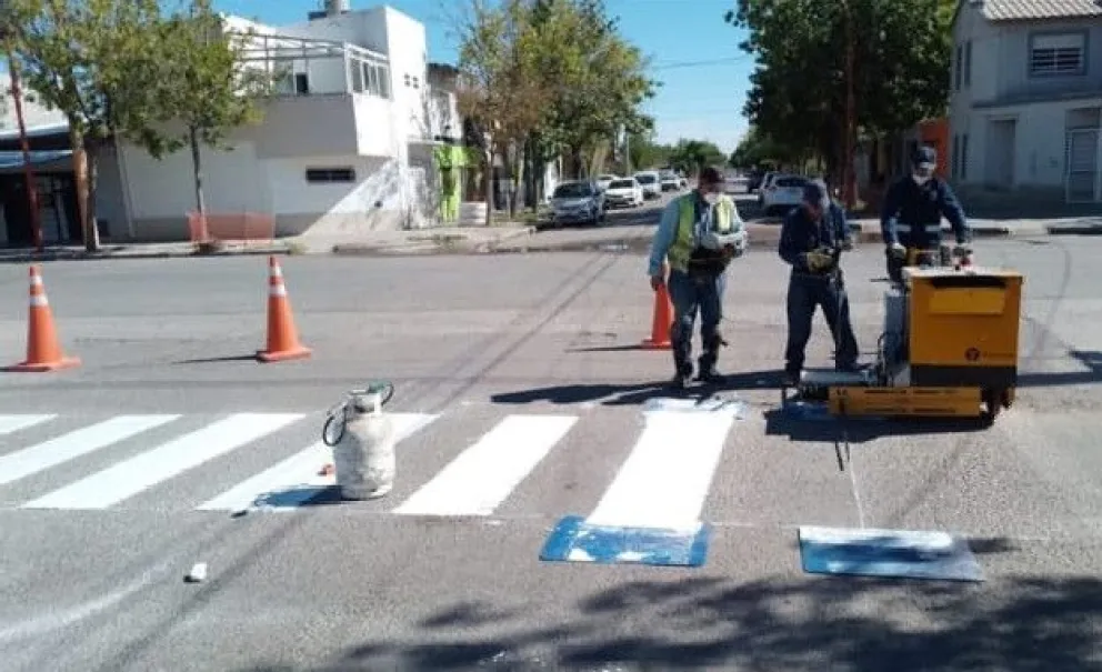 El semáforo estará habilitado en la esquina donde funciona una escuela primaria. Foto: Prensa Municipalidad.