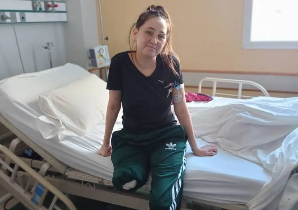 La mujer ingresó a la clínica privada de Neuquén para una intervención simple. Todo terminó en un trasplante de corazón y la amputación de una pierna. Impulsan una querella por mala praxis. Foto: gentileza.
