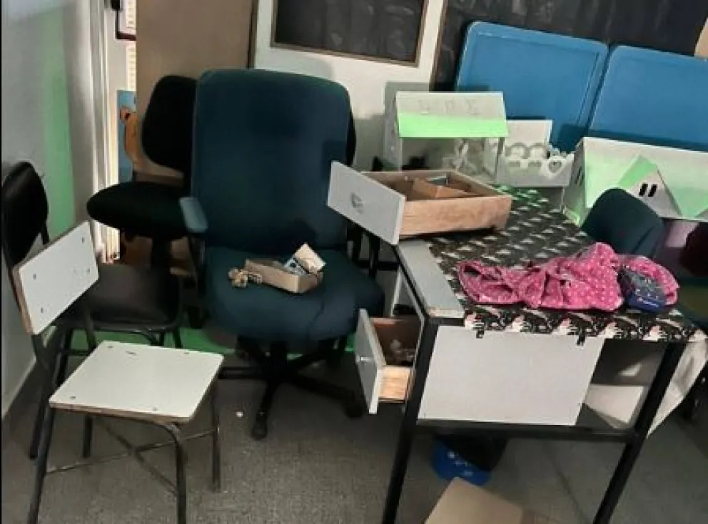 . Según detallaron, los autores del robo se llevaron una importante cantidad de equipamiento utilizado a diario para las tareas pedagógicas y administrativas. Foto redes sociales