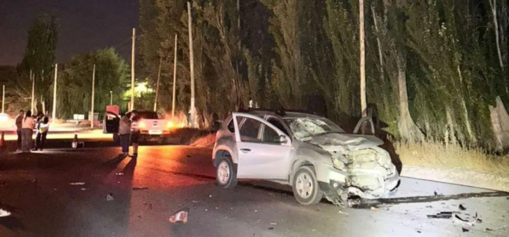 A raíz del fuerte impacto el motociclista perdió la vida. Foto gentileza