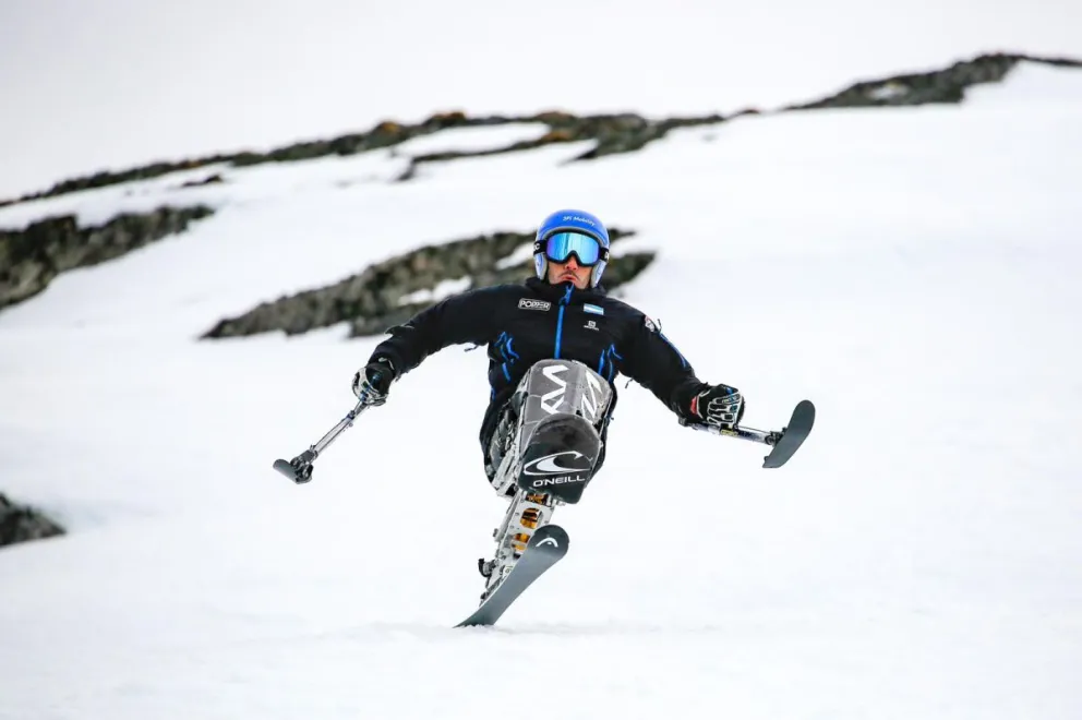 El deportista neuquino participará en cinco pruebas durante los próximos Juegos Paralímpicos, representando a la Argentina.