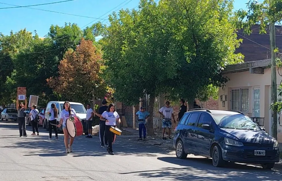 Manifestantes enojados: hicieron sentir su descontento contra lo que llaman "causas arregladas". Foto: Cipo360.