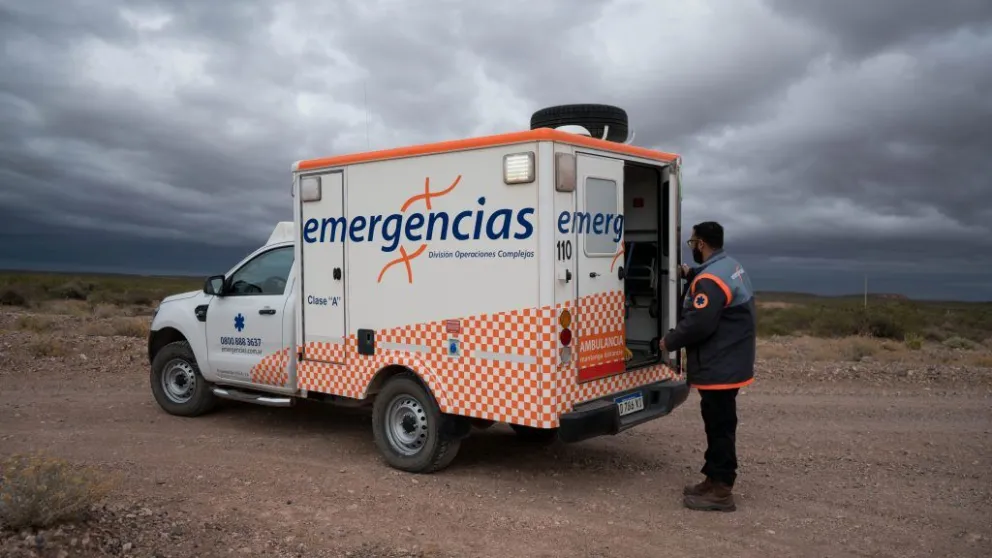 El trabajador petrolero cayó de una torre a 20 metros de altura en el yacimiento Los Ramblones; fue trasladado de urgencia a una clínica de Neuquén.
