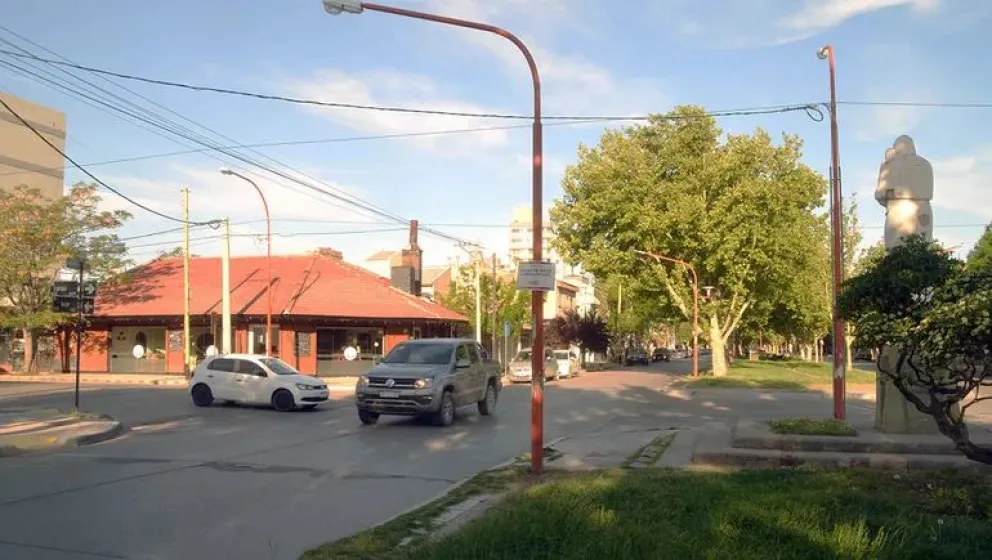 El cruce de Alem y España cuando no tenía semáforos: la justicia reiteró cuál es la regla básica que se debe atender en estas situaciones. Foto: archivo.