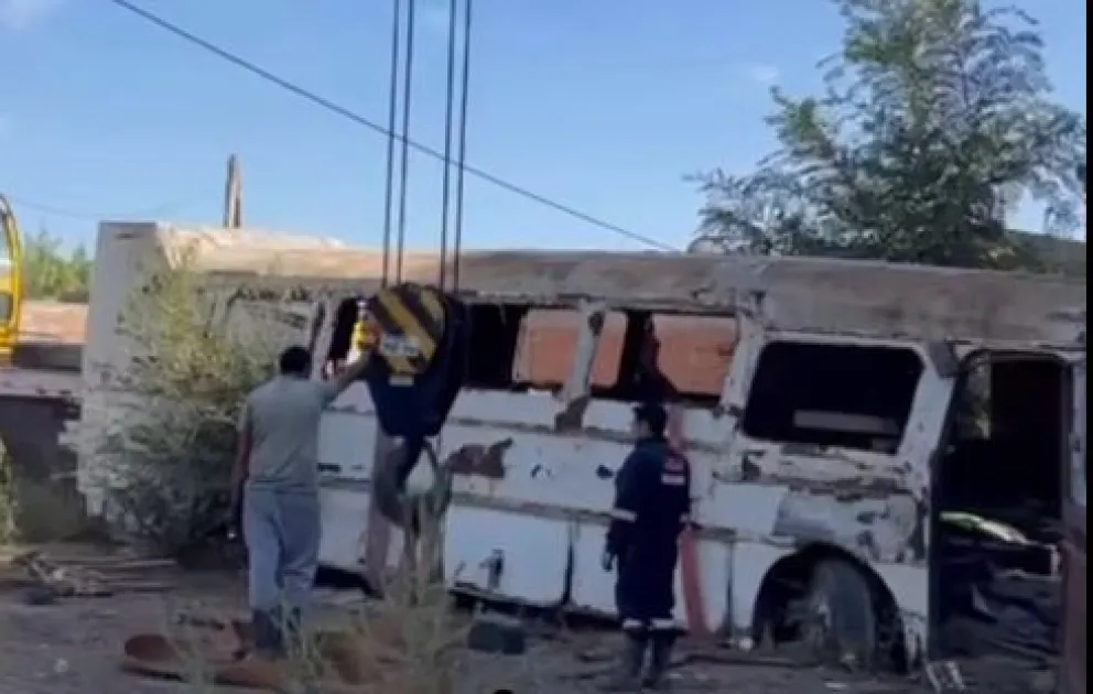 La estructura fue trasladada durante un operativo que se realizó esta mañana. Foto: gentileza.