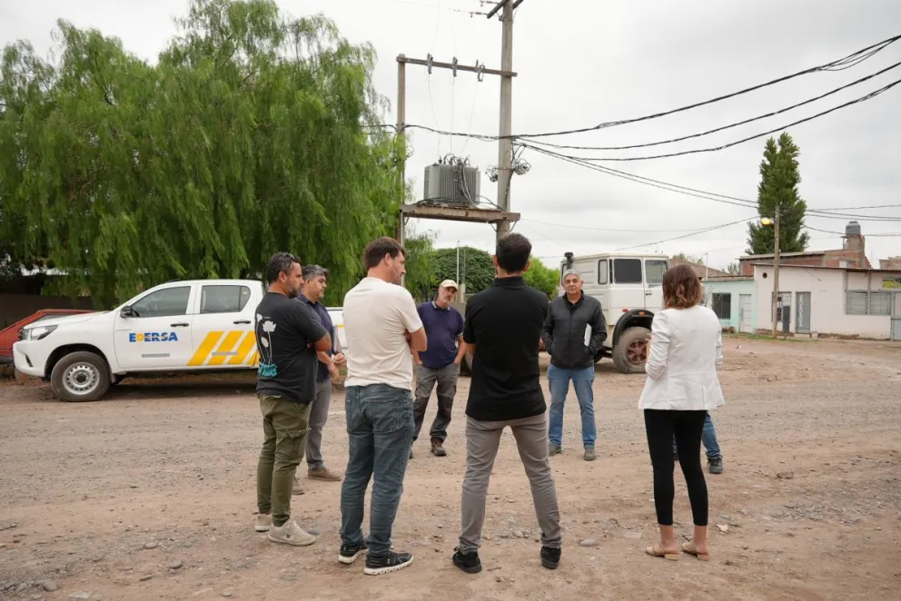El proyecto contempla el tendido de redes de media y baja tensión, el recambio total de columnas y postes, además de la construcción de tres subestaciones transformadoras. Foto Prensa EdERSA. 