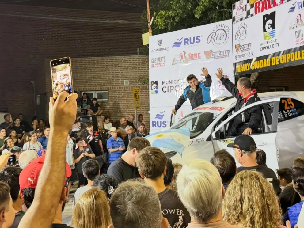 Todo listo: cerca del mediodía comienza la primera prueba del rally regional. Foto: Prensa Municipal.