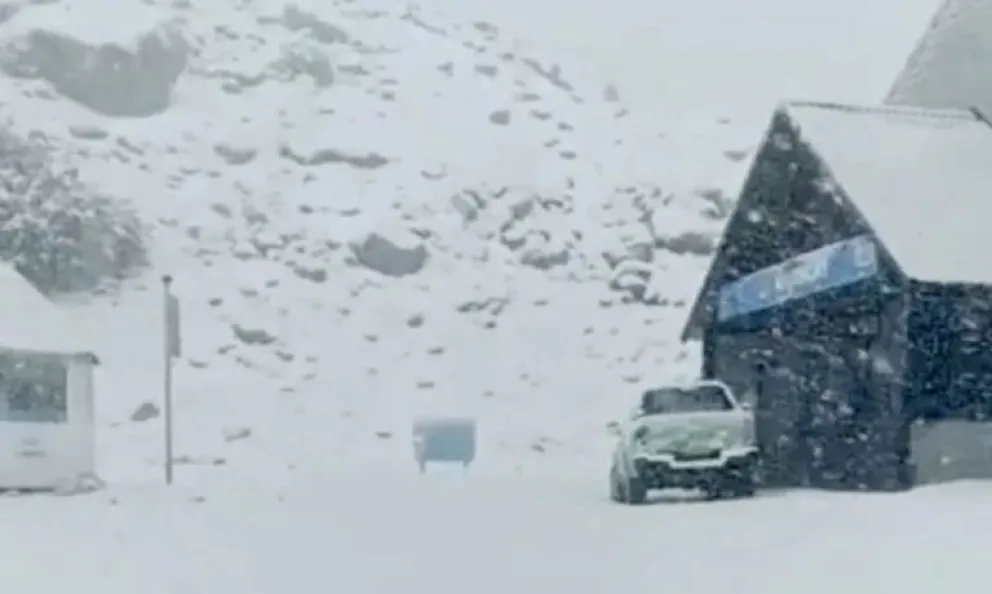 Sorpresa en el cerro por la intensidad de la nevada. 