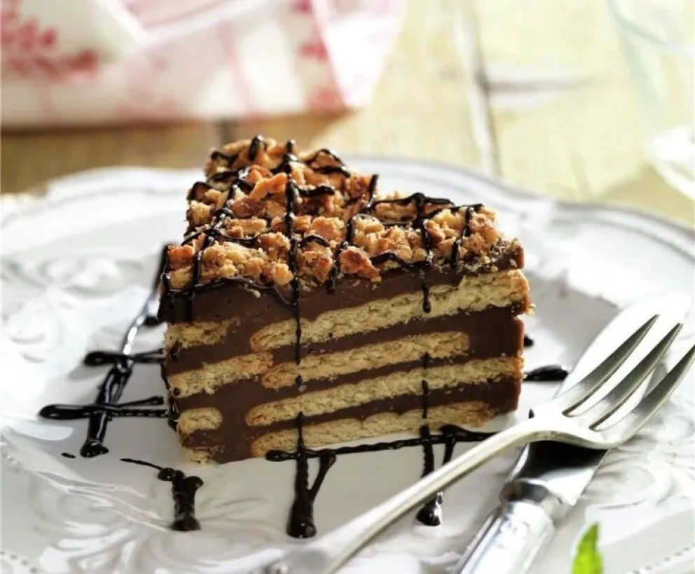 Una torta hecha en casa en 5 simples pasos. 