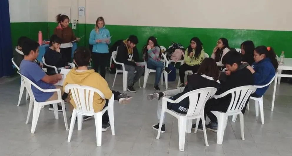La iniciativa busca acompañar tanto a los adolescentes como a sus familias, brindando herramientas y contención en un entorno accesible y comunitario. Foto gentileza