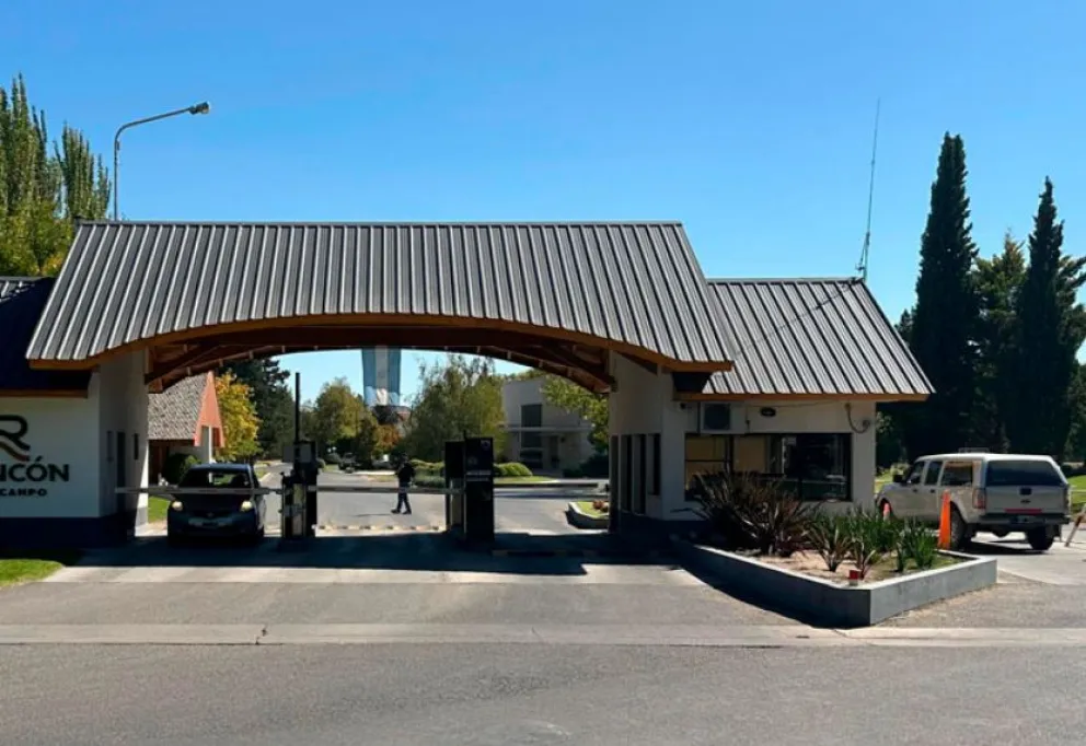 La justicia neuquina resolvió investigar la denuncia por robo de energía en cinco viviendas de tres barrios cerrados de la capital provincial. Foto: archivo.