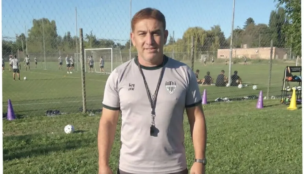 “ Vamos todos juntos #RumboAlCentenario", el club le dio la bienvenida oficial al flamante DT / imagen gentileza