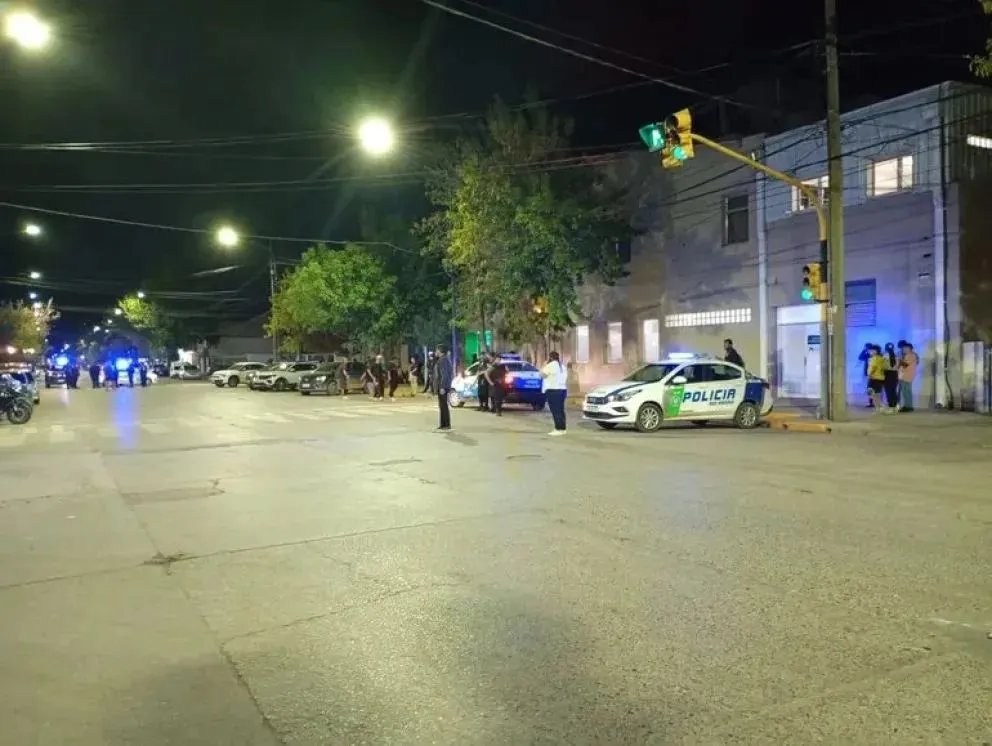 Los disturbios se produjeron sobre la calle O'Higgins, entre Uspallata y las vías. Las corridas continuaron por Mengelle. Uno de los agresores fue detenido en la esquina de 9 de Julio. Foto: archivo.